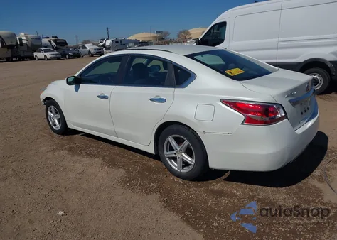 2015 Nissan Altima 2.5/2.5 S/2.5 Sl/2.5 Sv z USA, uszkodzony, nr VIN 1N4AL3AP4FN311375